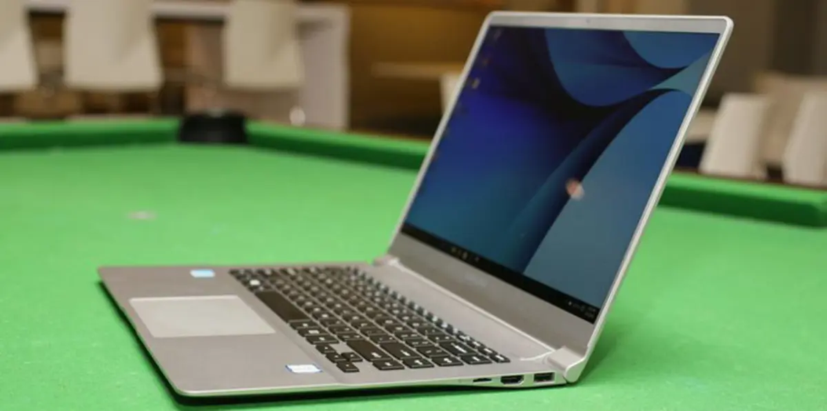 سامسونغ تطلق أخف لاب توب في العالم