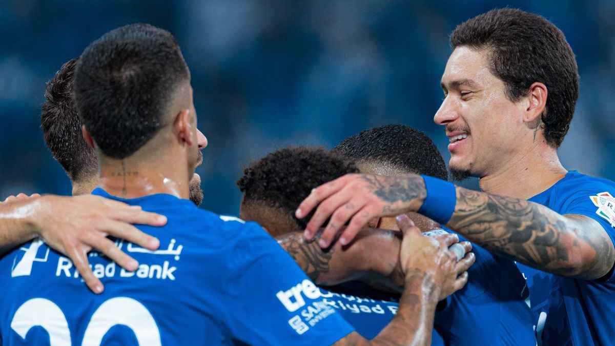 رجل المباراة.. أكثر لاعب أبهر جمهور الهلال أمام الرياض