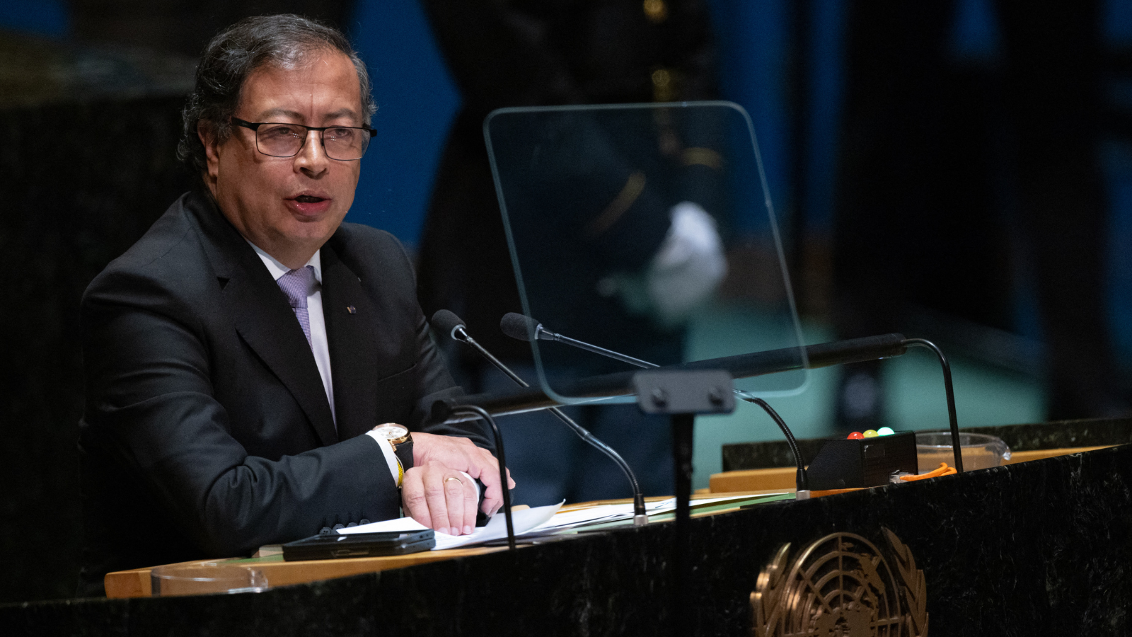 الرئيس الكولومبي يوقع مرسوم حظر تصدير الفحم لإسرائيل