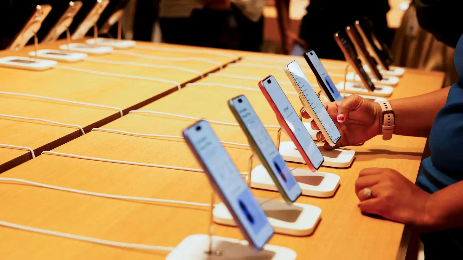 من الفكرة إلى الآيفون.. Replit تحطم حواجز البرمجة التقليدية