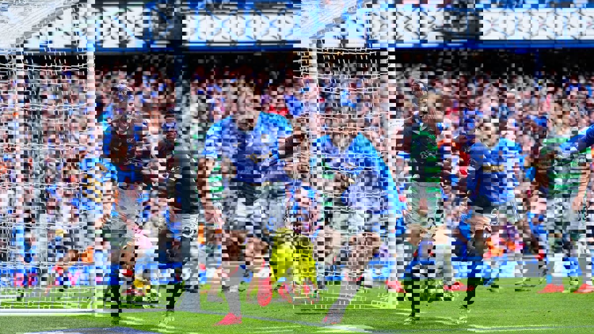 فيليب هيلاندر يمنح رينجرز فوزا صعبا على سيلتيك في الدوري الإسكتلندي