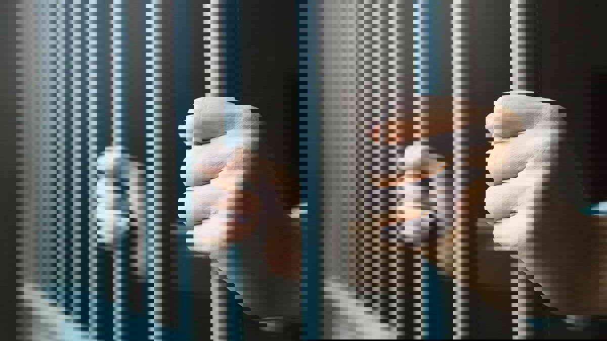 شرطة دبي تطيح بعصابة سرقت مشروبات طاقة بـ59 ألف دولار