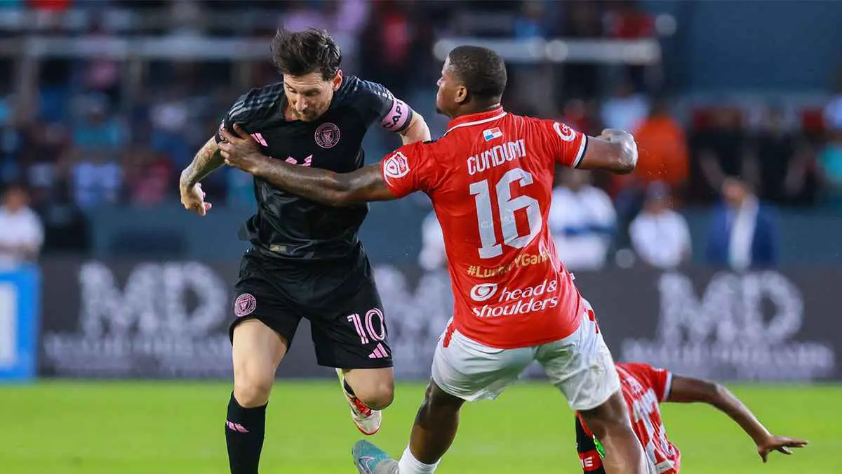 تقييم وملخص ما قدمه ميسي أمام سبورتينغ البنمي (فيديو)