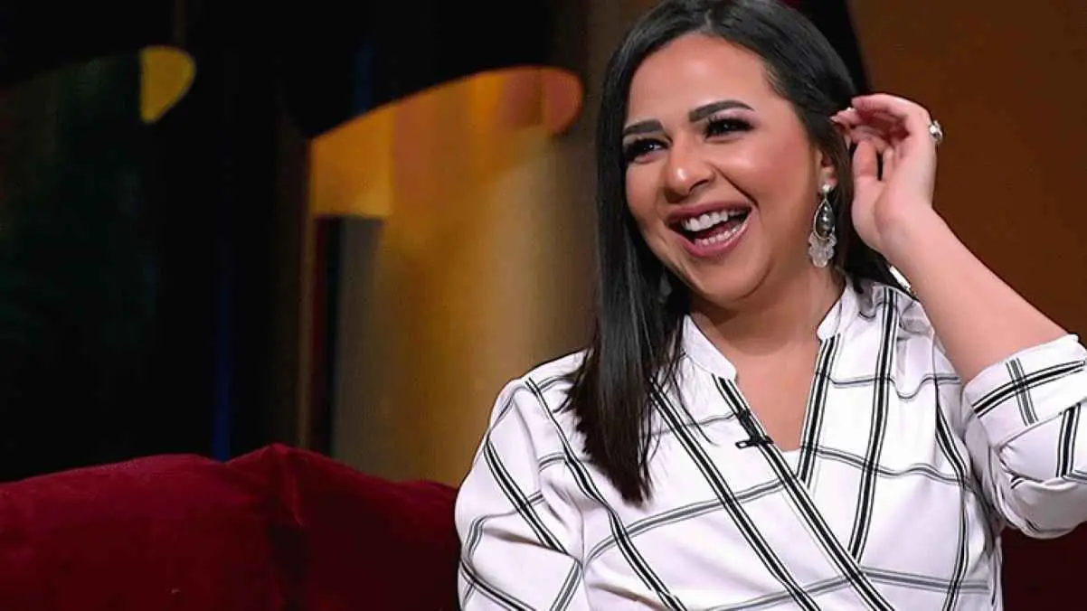 دنيا سمير غانم ترد على الشائعات وتكشف حقيقة حمل شقيقتها إيمي