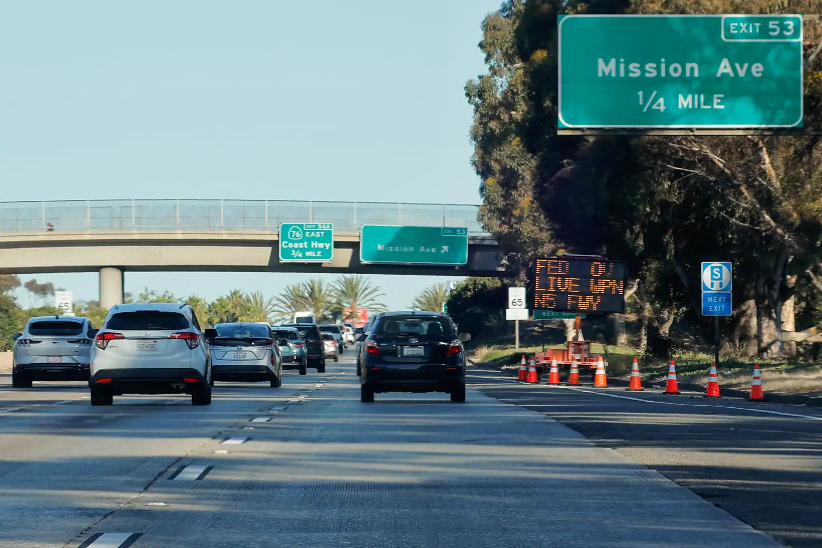 إغلاق طريق سريع في ولاية كاليفورنيا