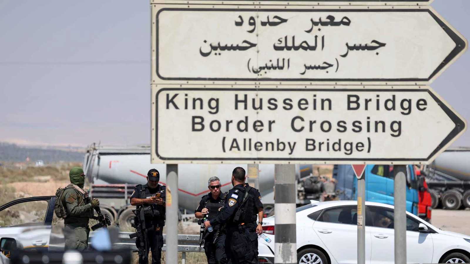 إغلاق معبر الكرامة بعد مقتل إسرائيلييّن.. ووزير أردني يعلق
