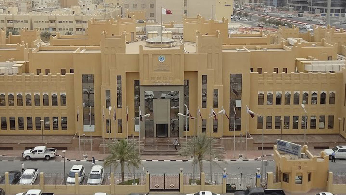 قطر تحتجز أستراليًا ونجله منذ أشهر دون توجيه تهمة معينة لهما