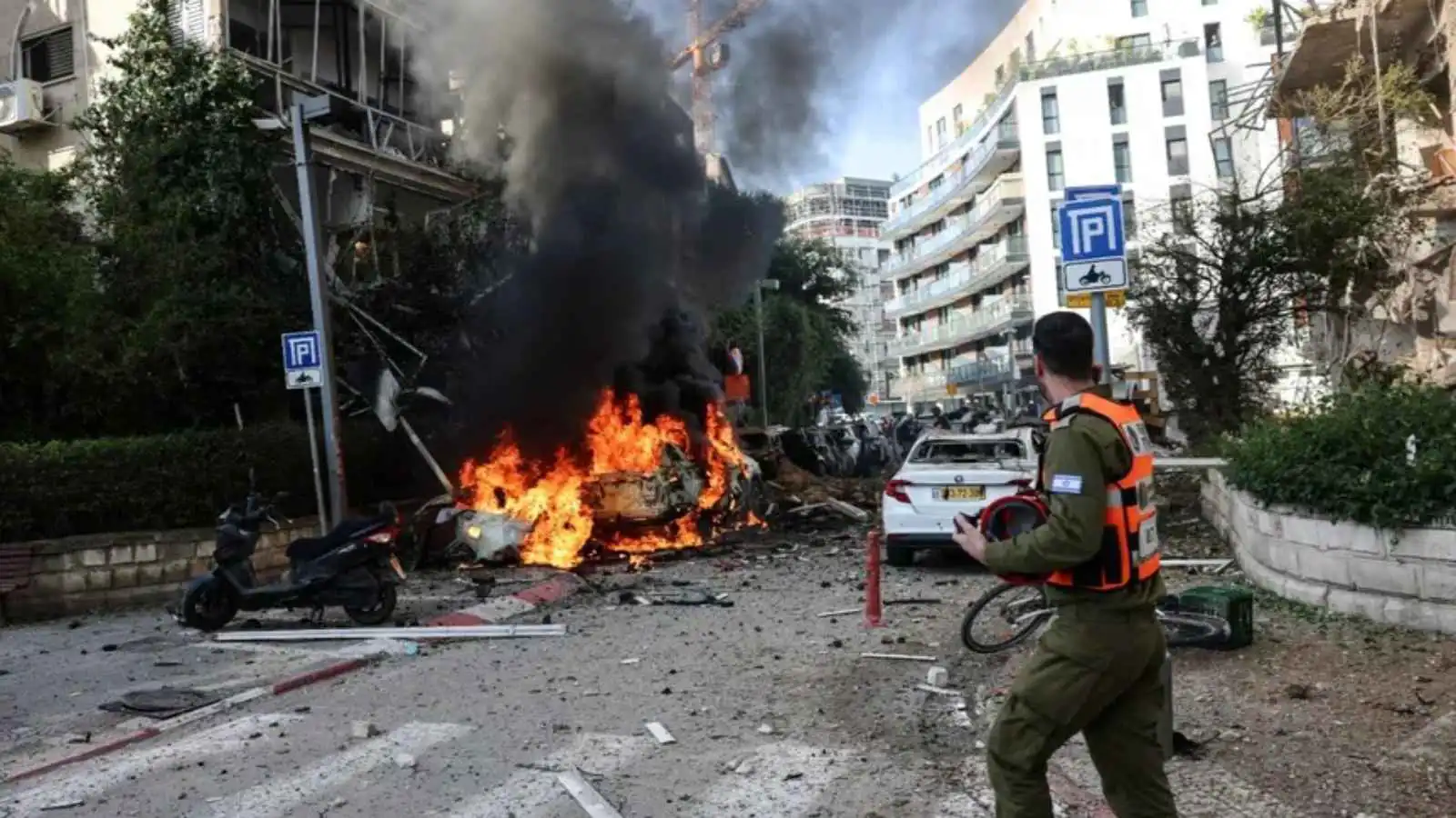 تحقيق أولي: الصاروخ الذي سقط بتل أبيب كان كاملا وليس رأسا متفجرا