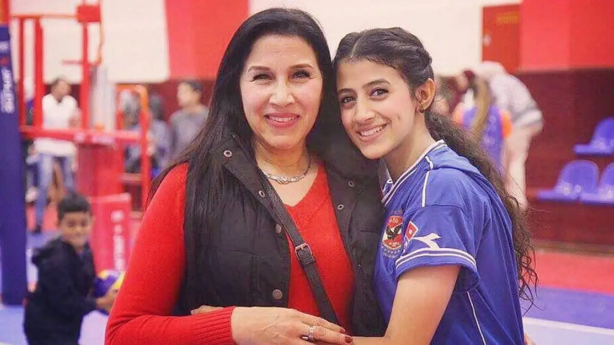 هناء حمزة: عقد ابنتي "مزور".. والأهلي لازم يكسب سواء بالظلم أو البلطجة (فيديو)