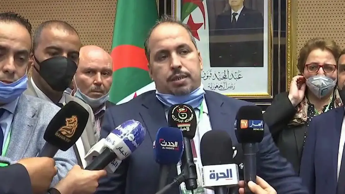 الجزائر.. أزمة جديدة تعصف بحزب بوتفليقة