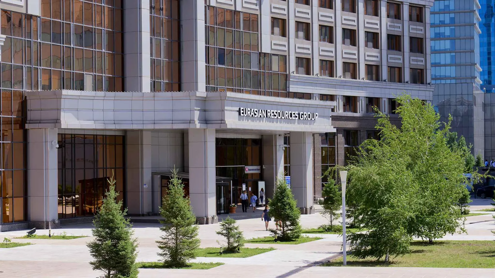 ملياردير أمريكي يعرض شراء شركة تعدين عملاقة في قازاخستان