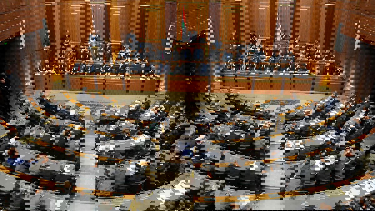 البرلمان اللبناني يبلغ المحقق العدلي بأن استدعاء رئيس الحكومة خارج اختصاصه