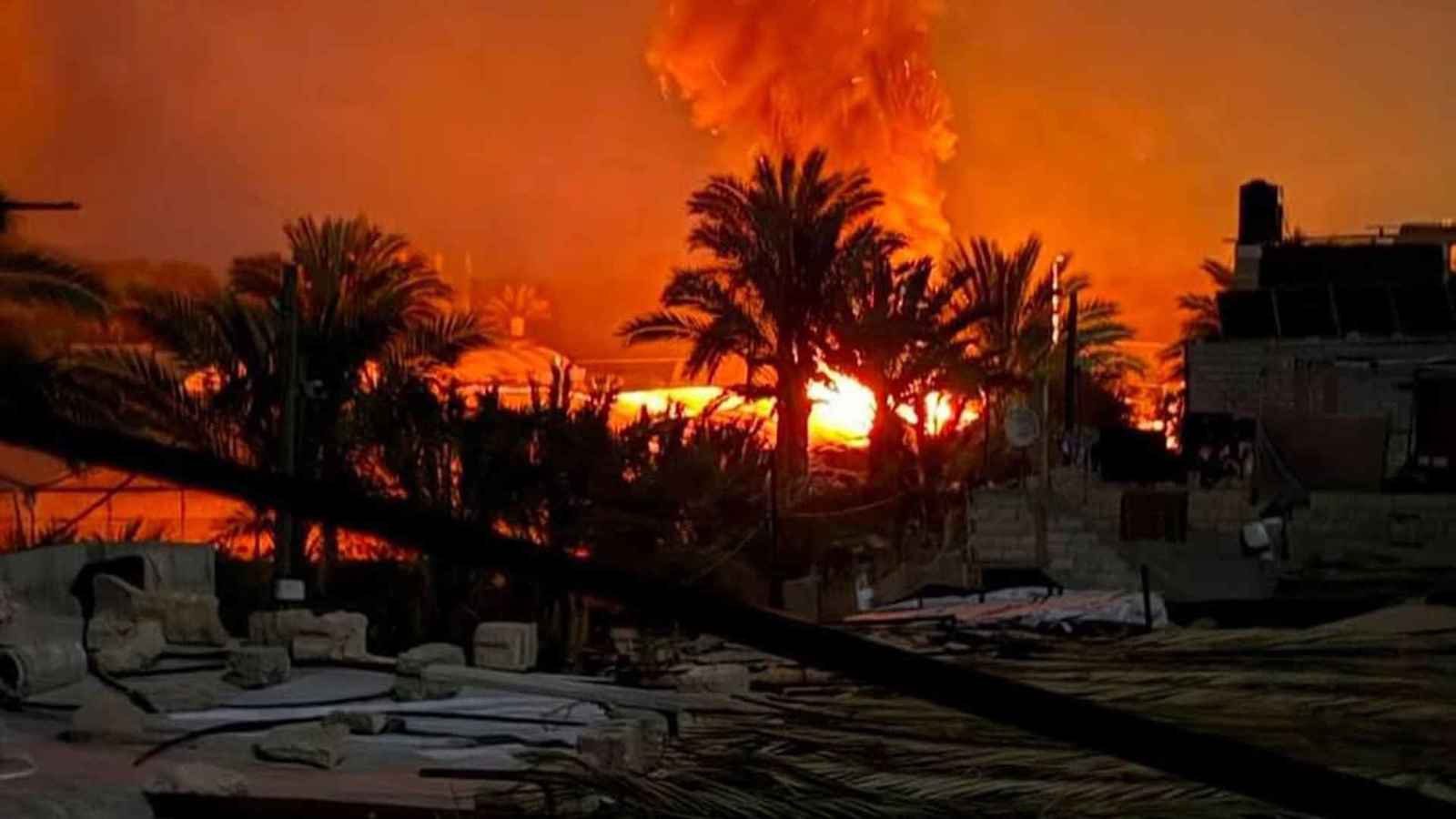 إسرائيل تستأنف الحرب.. عشرات الضحايا بغارات عنيفة على قطاع غزة (فيديو)