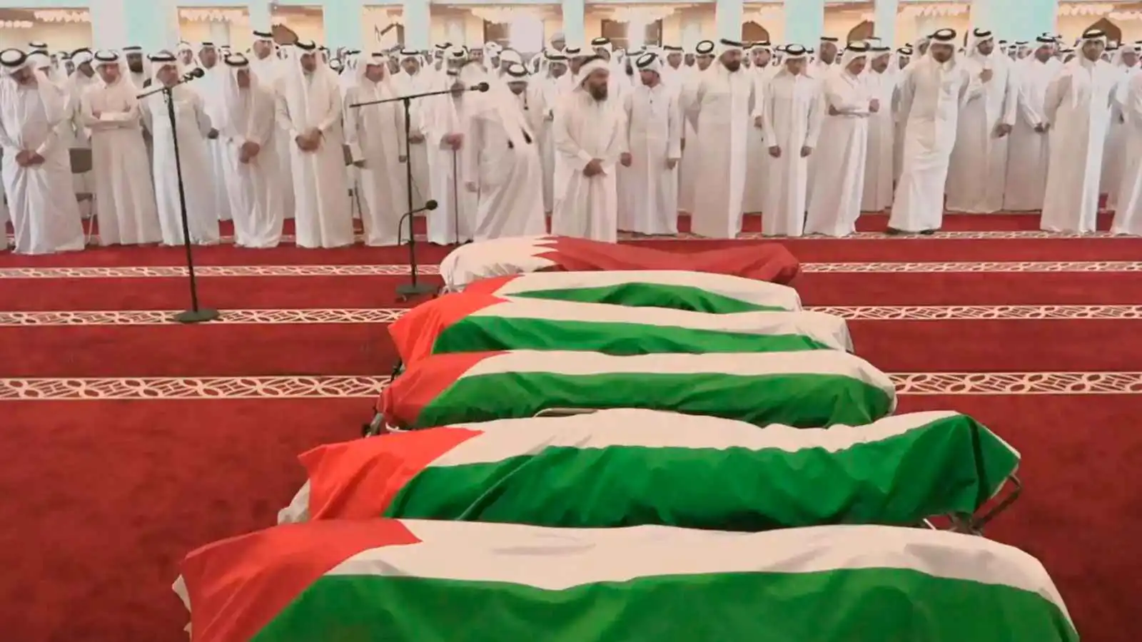 غياب أبرز قادة "حماس" عن تشييع ضحاياها في هجوم الدوحة (فيديو وصور)