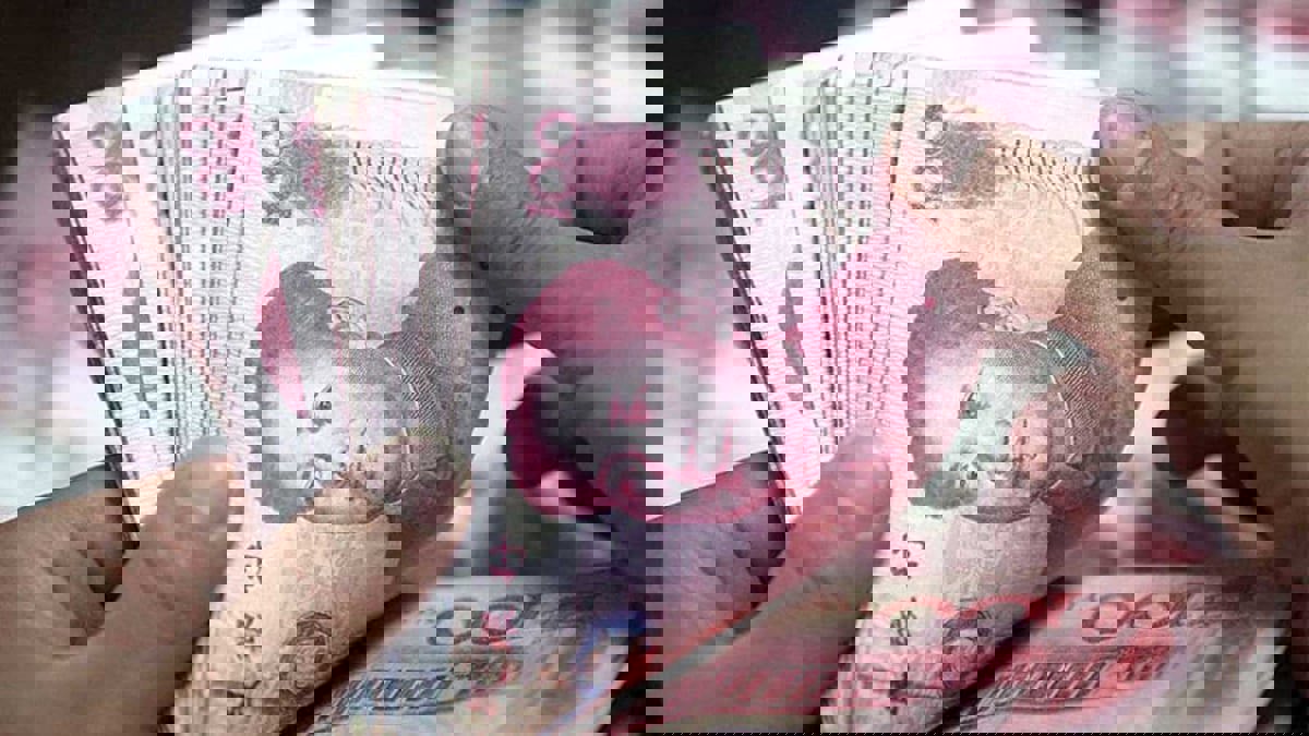 تقرير: اليوان الصيني يسجل أفضل أداء خلال 2021 رغم تباطؤ الاقتصاد