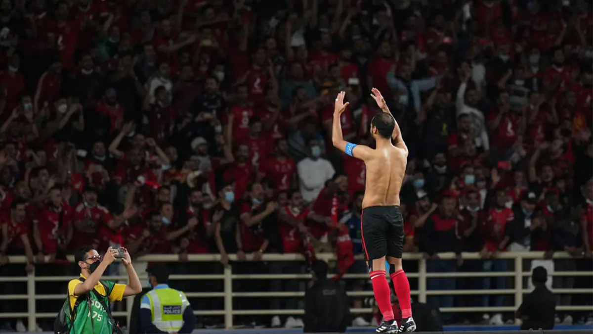 وليد سليمان نجم الأهلي المصري يعلن اعتزاله كرة القدم في نهاية الموسم