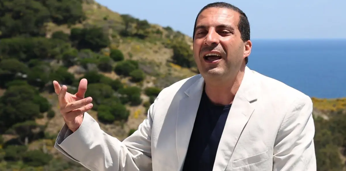 ظاهرة عمرو خالد تحتضر (فيديو)