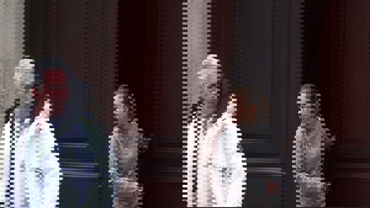 من بينها دعارة القاصرات.. هل تورط الأمير أندرو نجل الملكة إليزابيث في جرائم جيفري إبستين؟