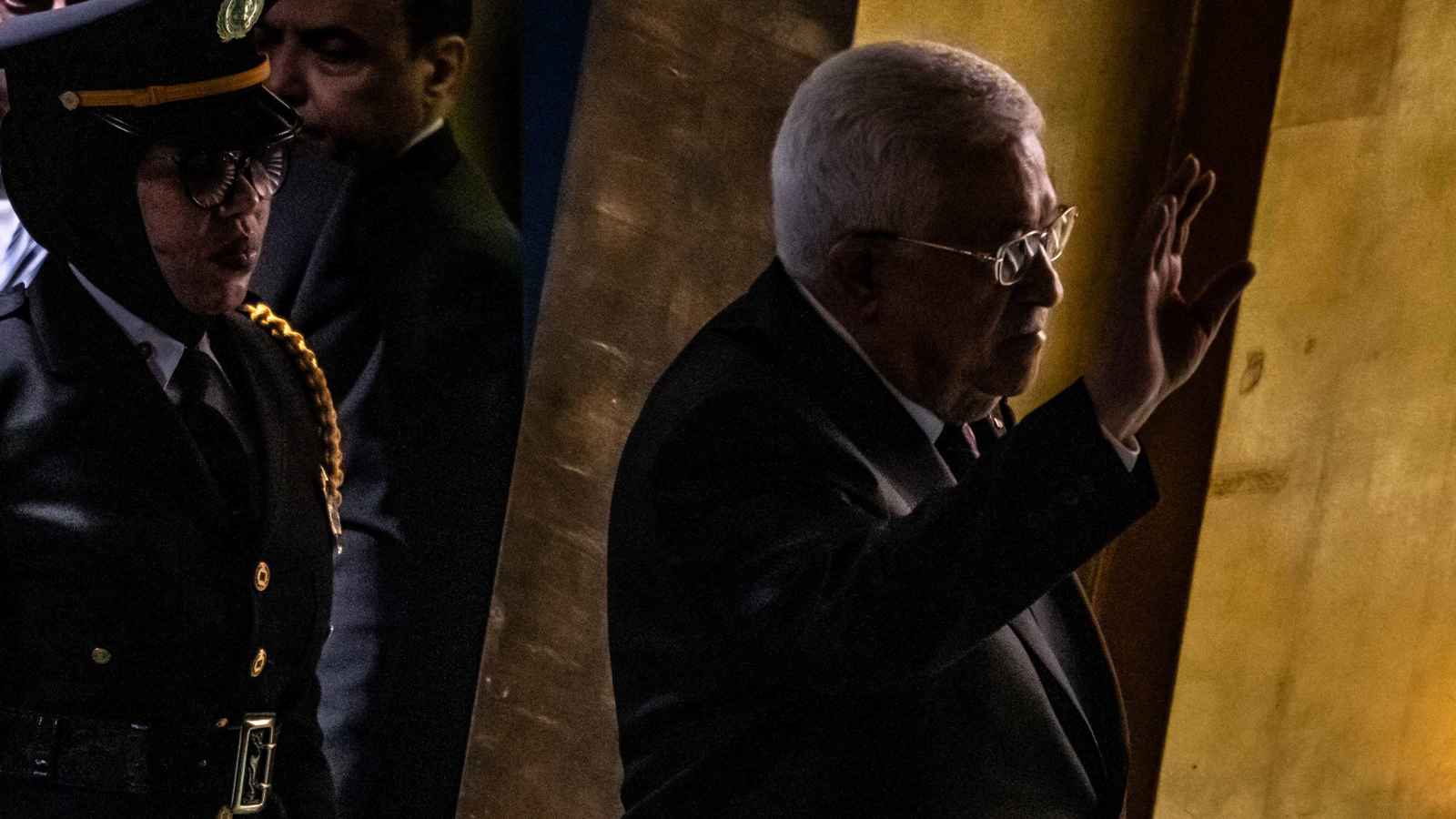 "يديعوت أحرونوت": إسرائيل تمنع عباس من السفر إلى سوريا