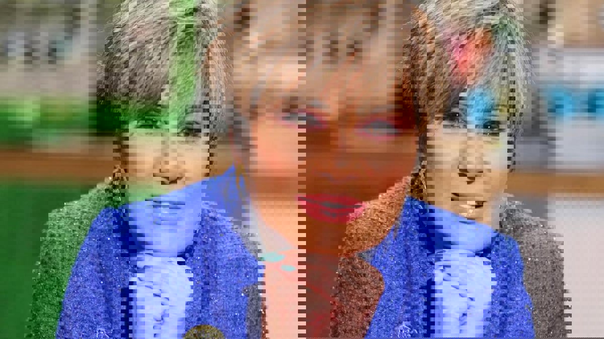 مفيدة شيحة ترد على منتقدي "رقصها" في ساحة مسجد محمد علي