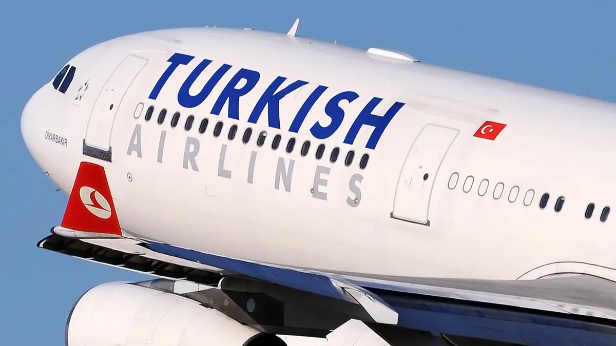 إصابة 30 راكبًا بطائرة للخطوط التركية متجهة إلى نيويورك 