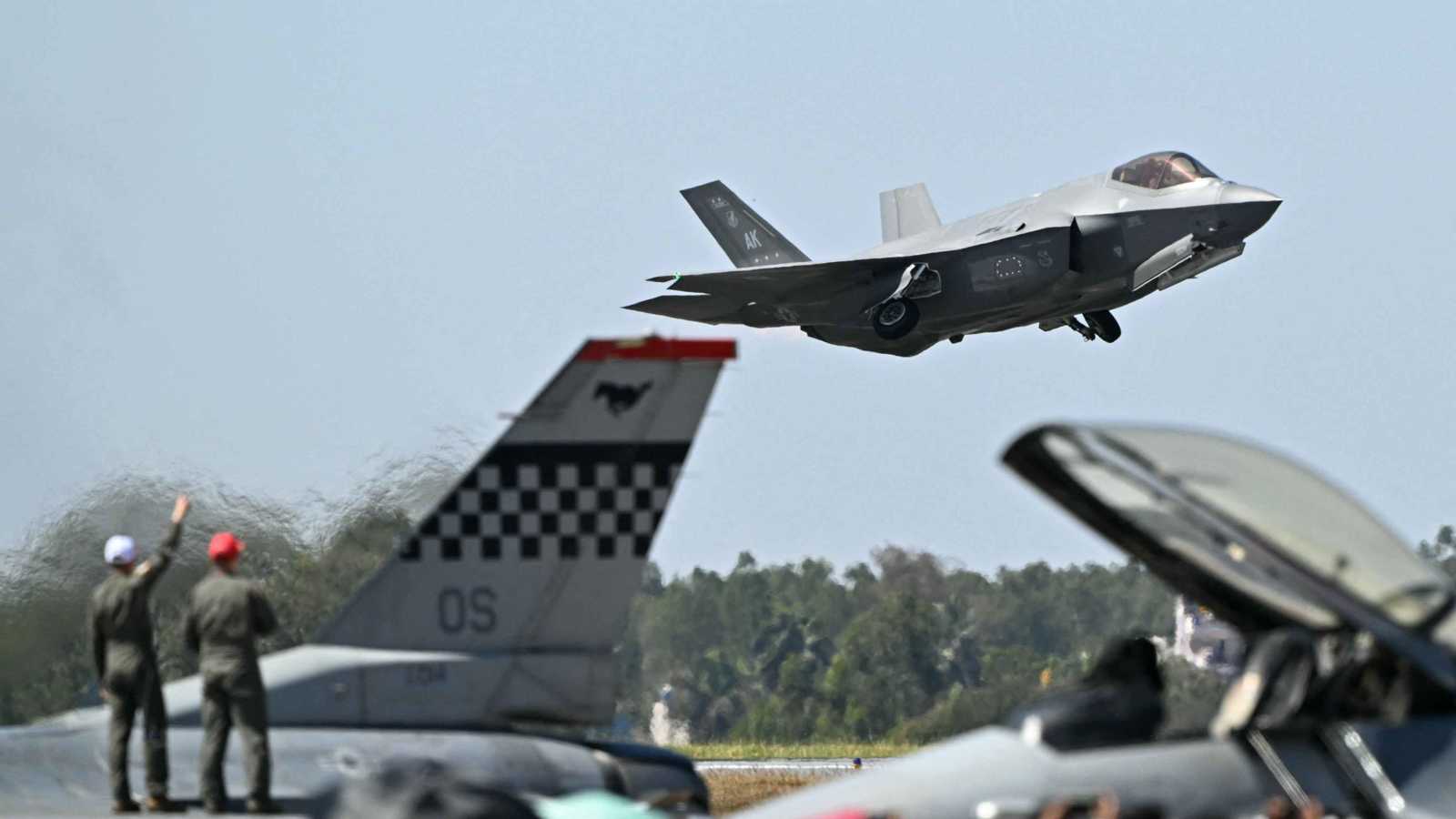 إسبانيا تتراجع عن صفقة المقاتلات الأمريكية "إف - 35"