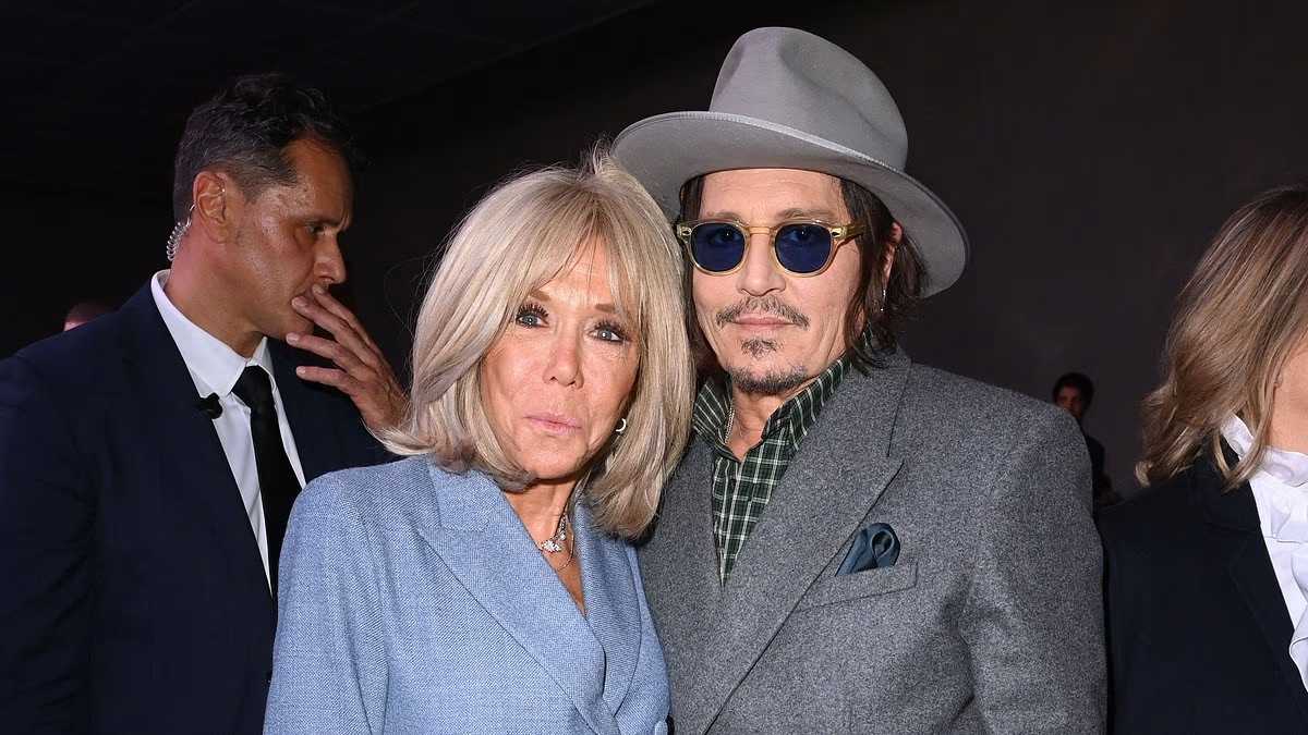 مفاجأة أسبوع الموضة.. جوني ديب وبريجيت ماكرون يجتمعان في باريس (صور)