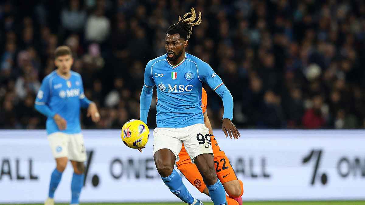 بعد اهتمام القادسية السعودي.. نابولي يحدد سعر بيع عقد نجم الفريق