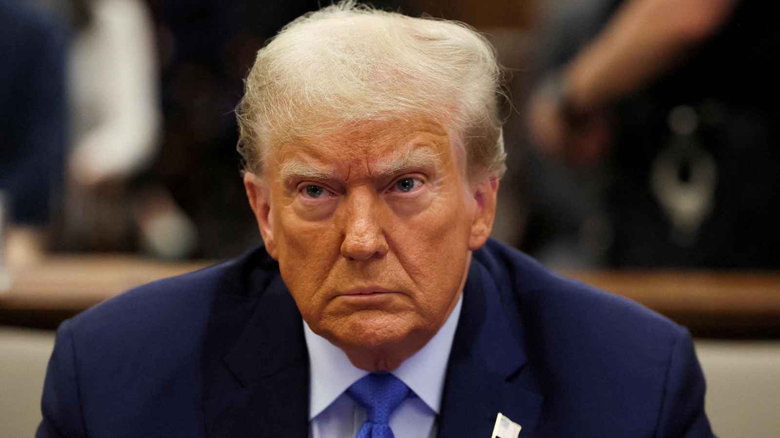 بعد استقالة ترودو.. ترامب يكشف طريقة وقف "الحرب الجمركية" مع كندا