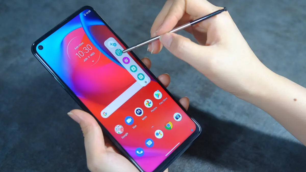 Moto G Stylus 5G من موتورولا.. أول هاتف اقتصادي جيل خامس بقلم إلكتروني