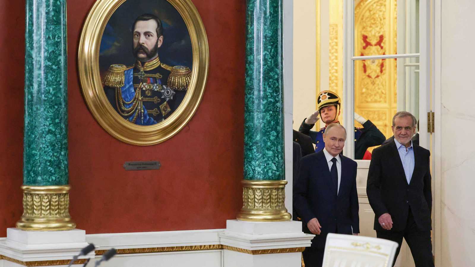 دبلوماسي روسي: لقاء بوتين وبزشكيان في الصين توزيع للأدوار "ضد الترويكا"