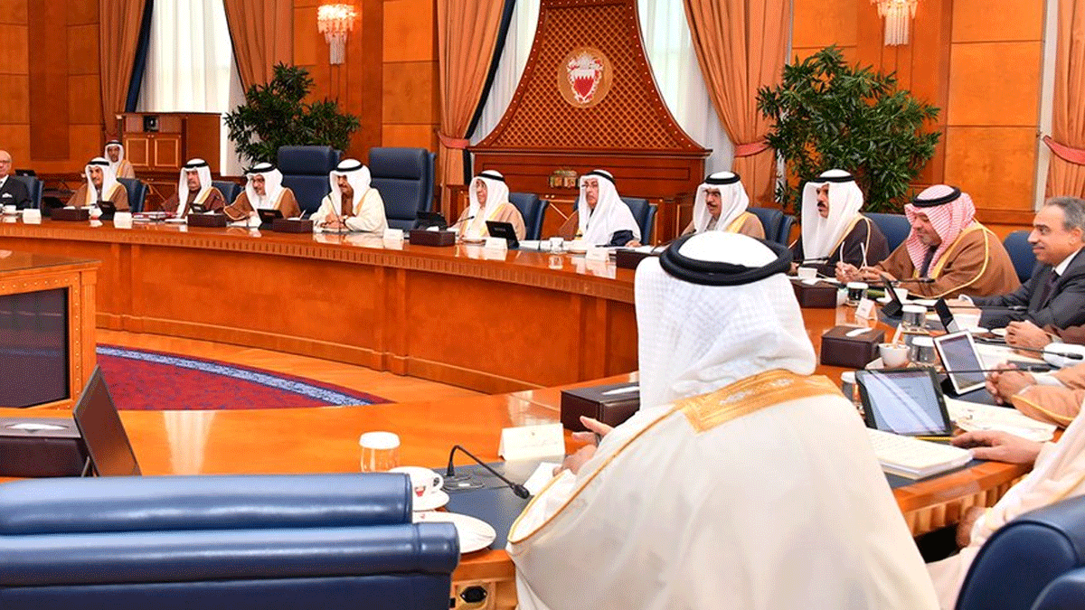 مستفيدة من التمويل الخليجي.. البحرين تقر موازنة جديدة بتراجع في العجز الكلي