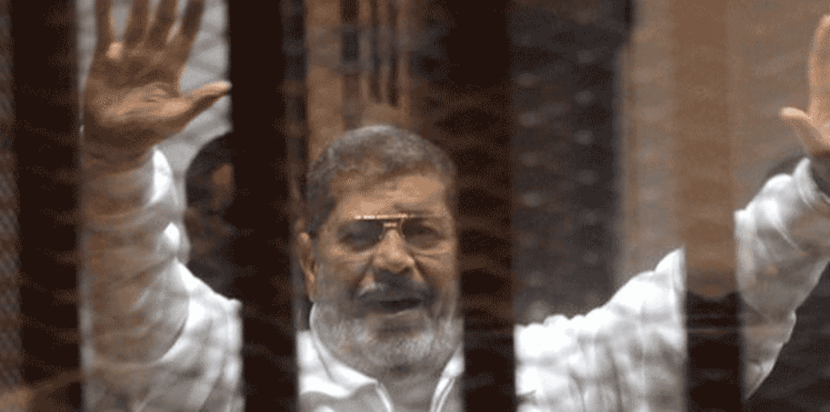 "التضحية بمرسي" تُجدد الخلاف داخل صفوف الإخوان