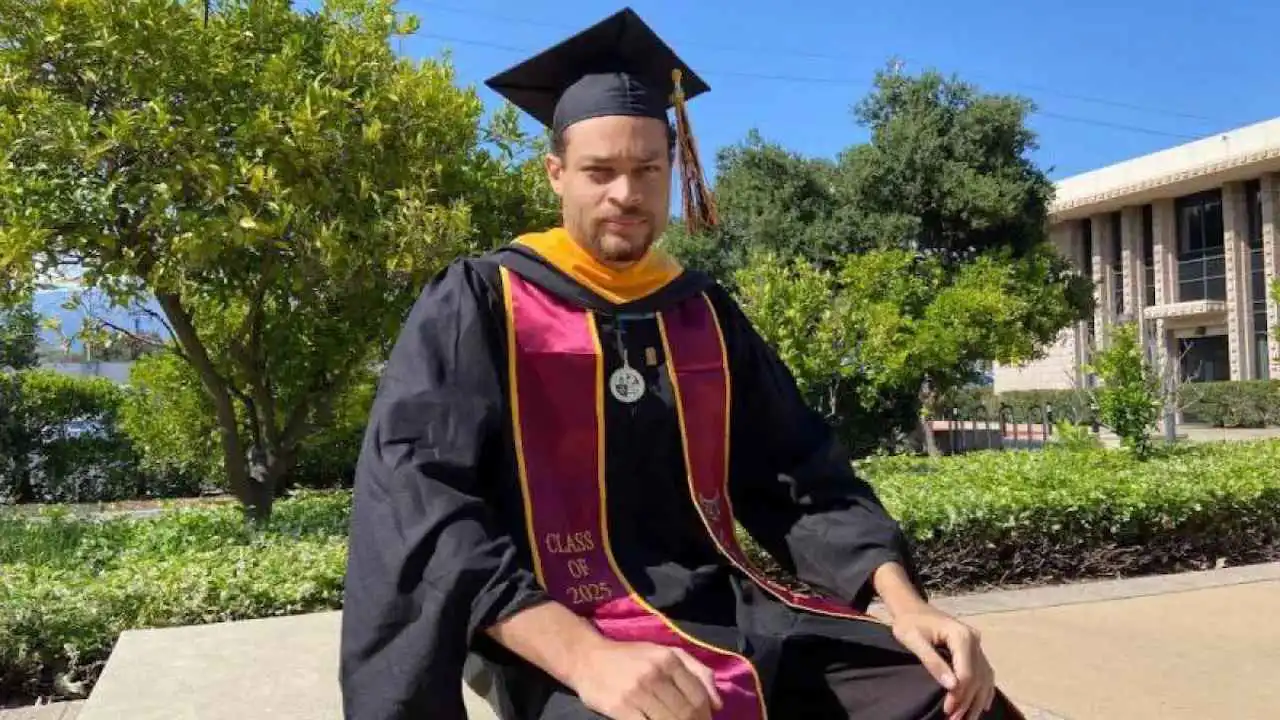 "المعلّم المثالي" تبرع لهاريس.. الوجه الآخر لـ"كول توماس ألين"