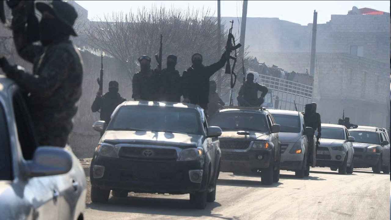 24 ساعة متوترة في سوريا.. اشتباكات واقتحام حواجز وإعدام ميداني