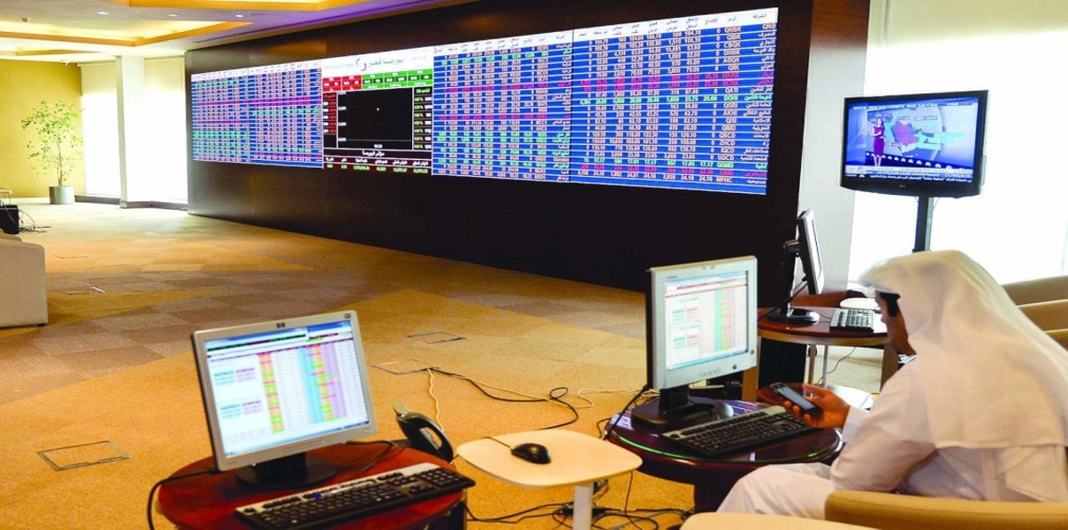 البورصة القطرية شبه مستقرة وتباين أداء بورصتي الإمارات صباحًا