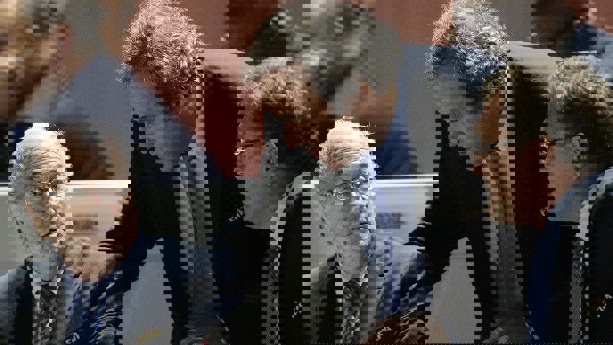 يواجهان عقوبة السجن لـ5 سنوات.. محاكمة بلاتر وبلاتيني أمام القضاء السويسري بتهم الاحتيال