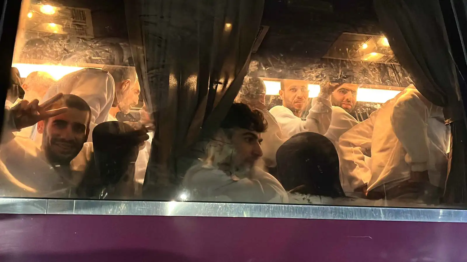 تجويع وظروف مأساوية.. رصد انتهاكات إسرائيلية ضد الأسرى الفلسطينيين