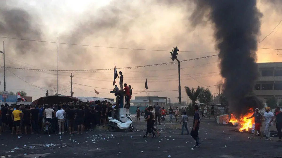 العراق .. المتظاهرون يغلقون جسورا في محافظة ‎ذي قار