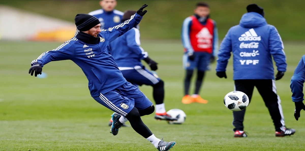 سامباولي: ميسي يملك الخبرة لقيادة الأرجنتين للتتويج بكأس العالم