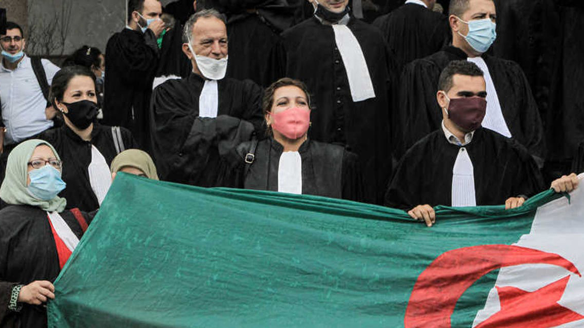 محامو الجزائر يضربون للمطالبة باحترام "الحق في الدفاع"