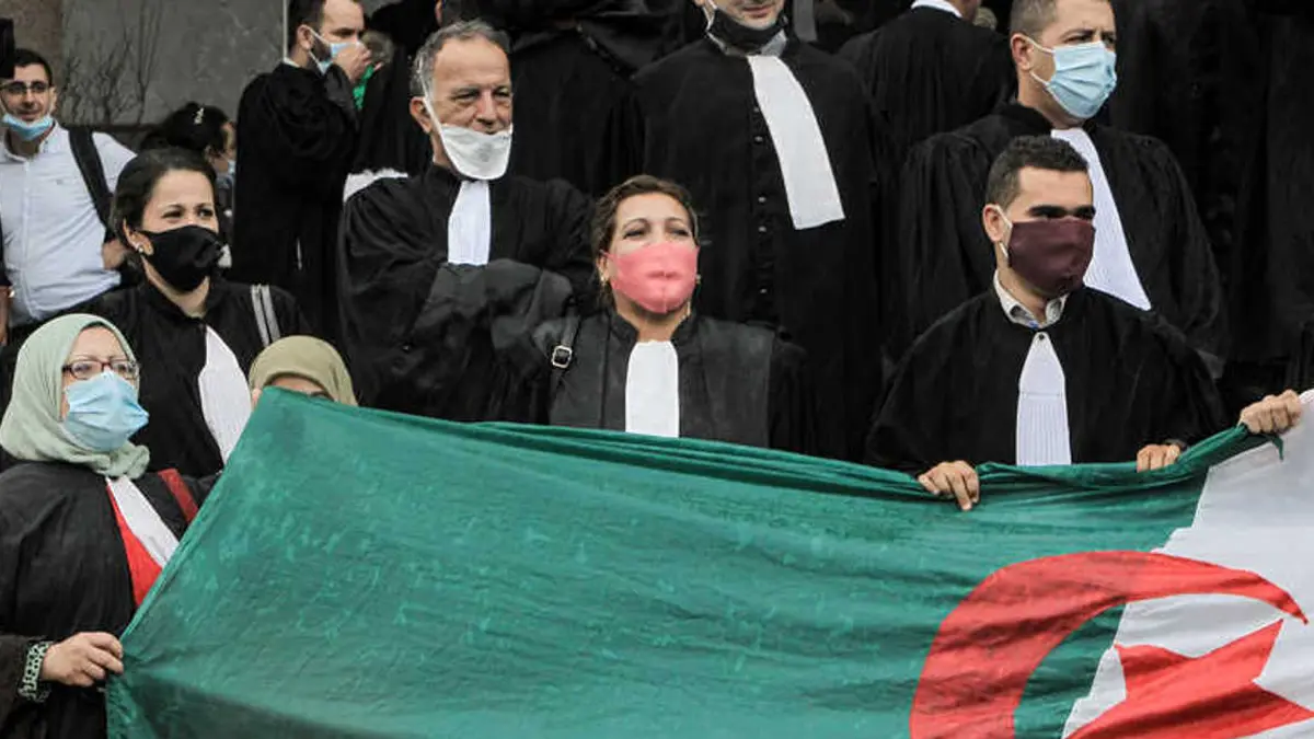 محامو الجزائر يضربون للمطالبة باحترام "الحق في الدفاع"