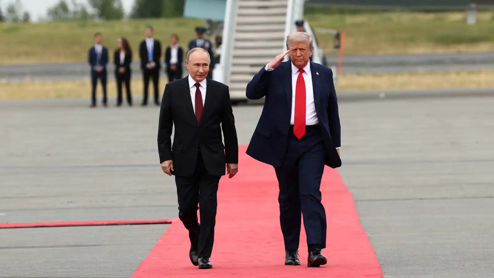 "لوفيغارو": "قمة ألاسكا" تنظيم استثنائي يثير ردود فعل متناقضة