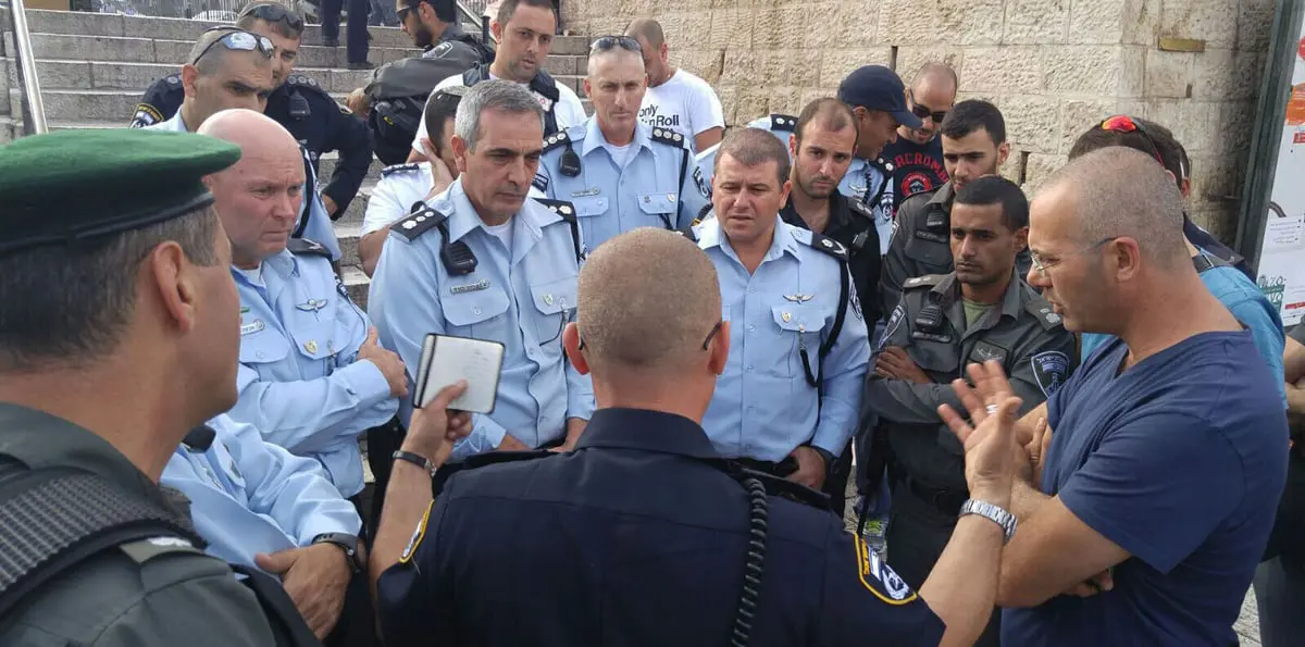 خبراء إسرائيليون يعتبرون عملية القدس بمثابة دفن الرأس في الرمال