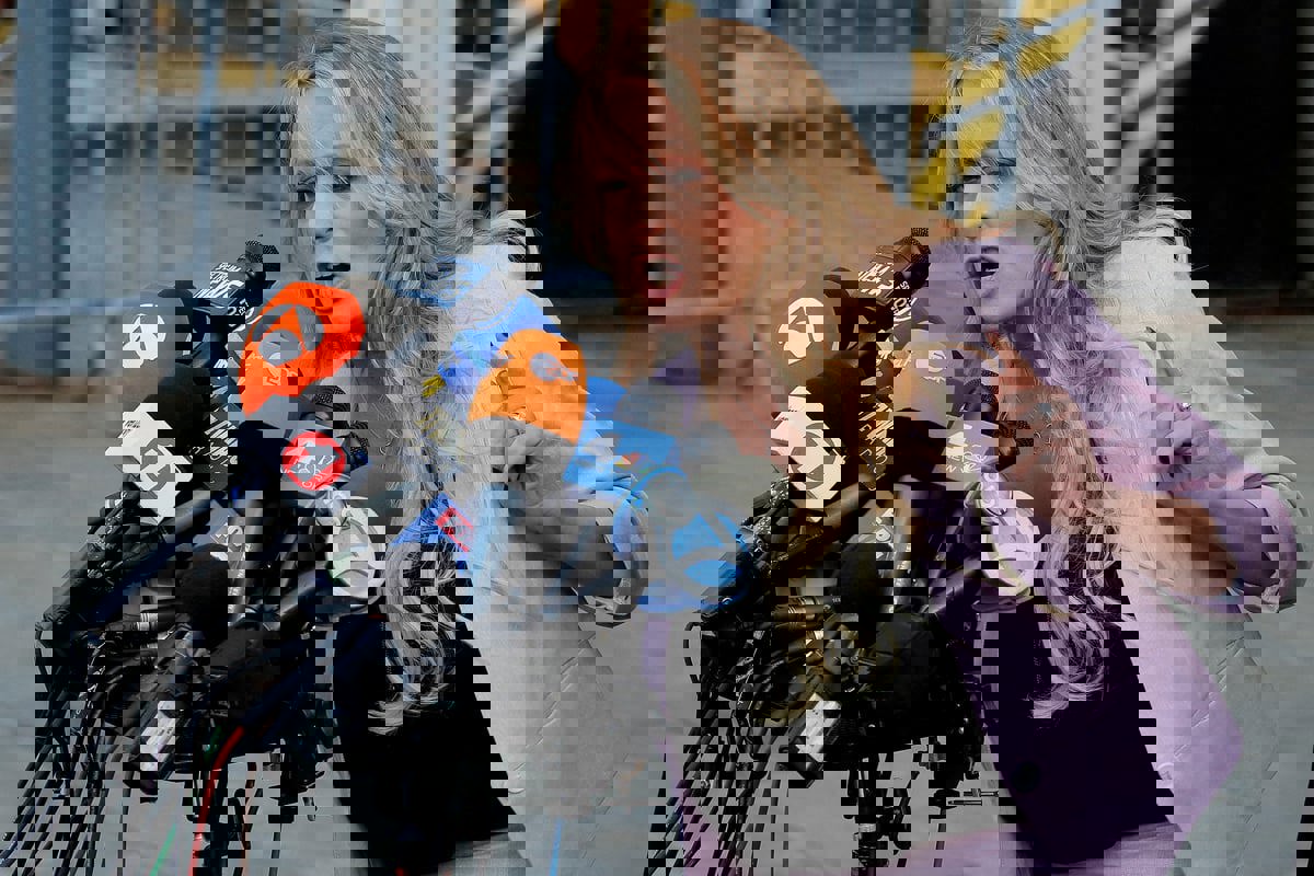 نجمة الأفلام الإباحية تخرج عن صمتها وتسخر من ترامب