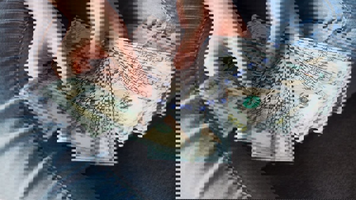 "علاوة الجمال".. دراسة: شكل الجسم يؤثر على الراتب