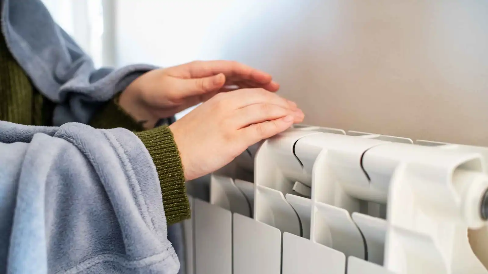 هل تضر التدفئة المركزية ببشرتك في الشتاء؟