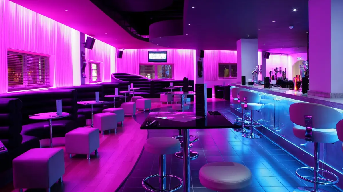 فيديو من داخل أول ملهى ليلي "حلال" يثير غضبًا بالسعودية