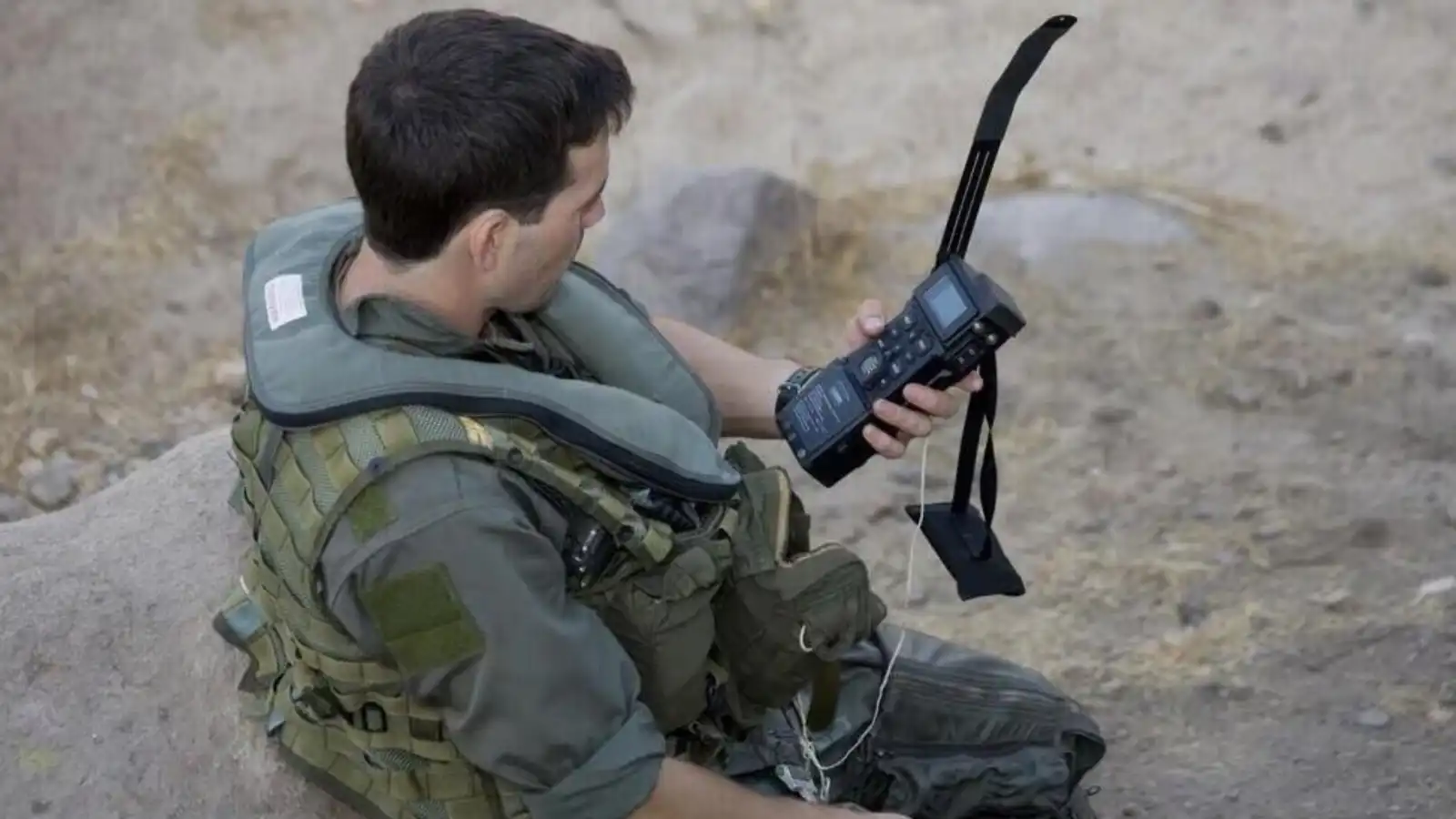 جهاز CSEL.. طوق نجاة الطيارين خلف خطوط العدو