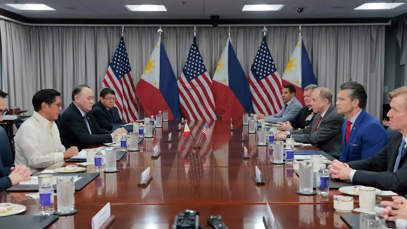 واشنطن تخطط لبناء مستودع وقود في الفلبين لتعزيز الأمن البحري